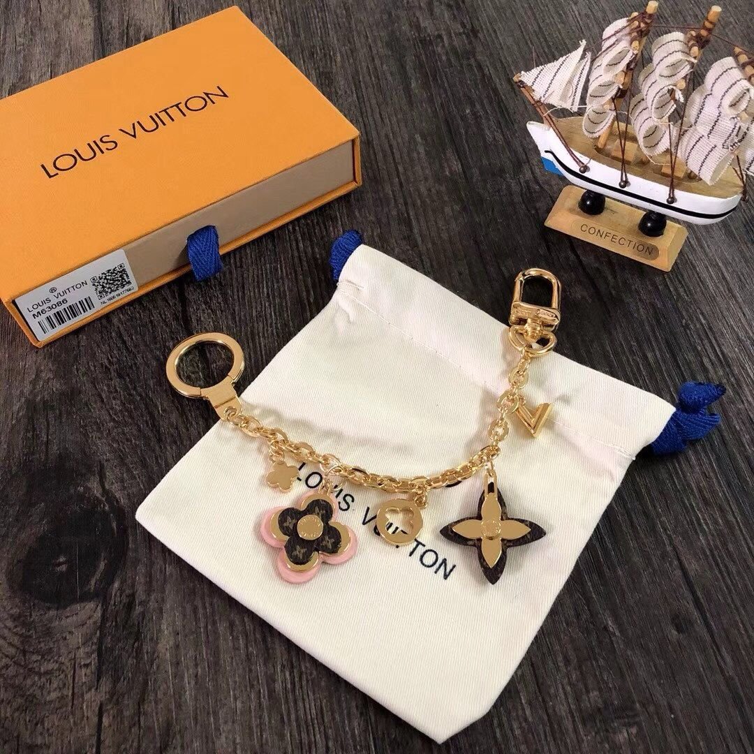 Louis Vuitton LV  Bag Charm Key Holder - Louis Vuitton Charm | Aleppo Gift UAE